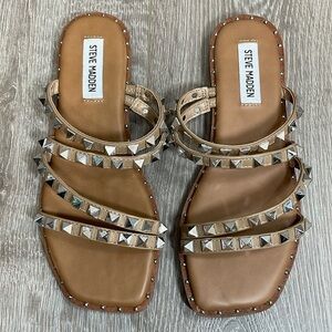 NWT Steve Madden Skyler Studded Strappy Sandals Slip On Flats 6.5